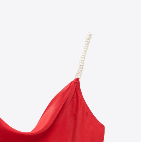 ❤️‍🔥ASYMMETRICAL PEARL TOP❤️‍🔥 RED - Picture 6 of 8